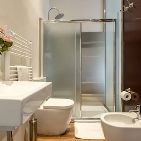 5 For 7 People Near Coloseum 2*