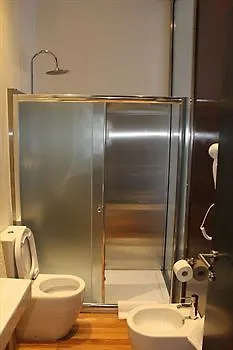 5 For 7 People Near Coloseum 2* Róma