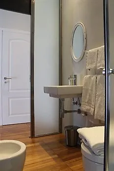 5 For 7 People Near Coloseum Róma