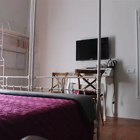 5 For 7 People Near Coloseum