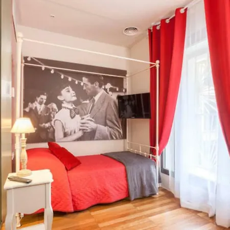 5 For 7 People Near Coloseum Róma