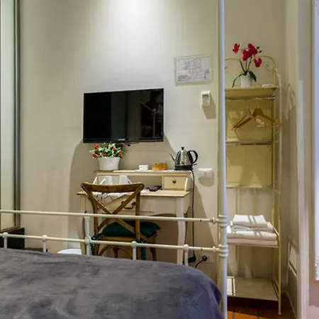 Guest house 5 For 7 People Near Coloseum Rome