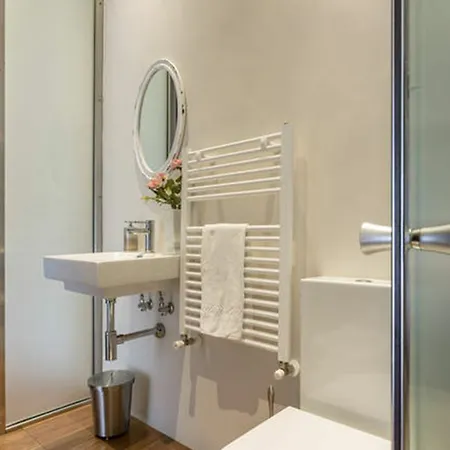 5 For 7 People Near Coloseum Vendégház Róma