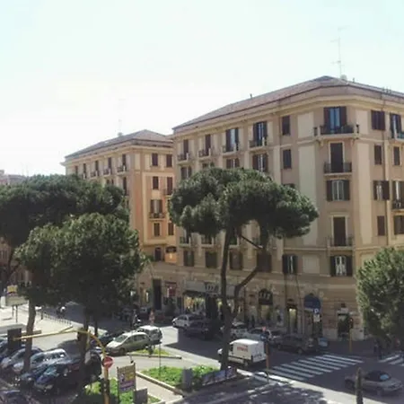 بيت ضيافة 5 For 7 People Near Coloseum 2*